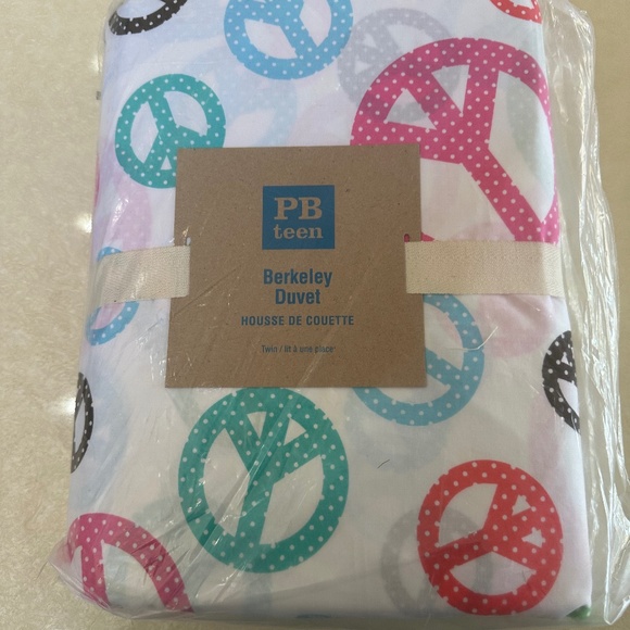 PB TEEN Other - PB Teen Berkely Twin Duvet